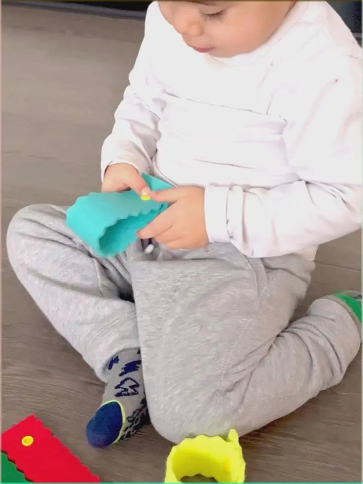 Best-Travel-Friendly-Toys-for-Kids-Fun-Learning-on-the-Go GiGeeGaGaa
