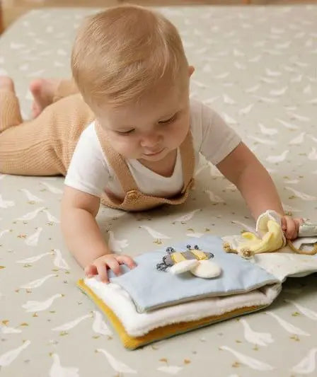 The-Role-of-Sensory-Play-in-Early-Childhood-Development GiGeeGaGaa
