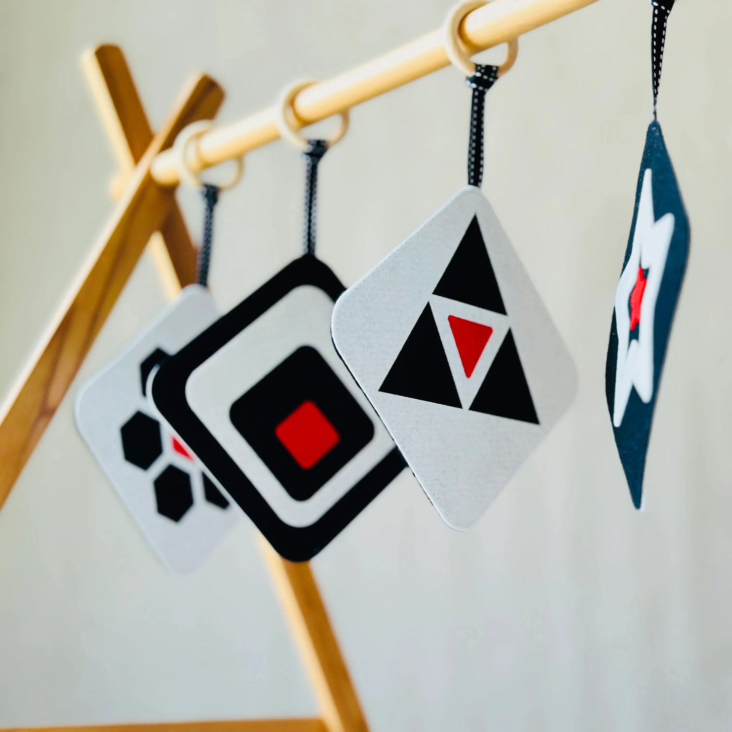 High Contrast Hanging Flashcards