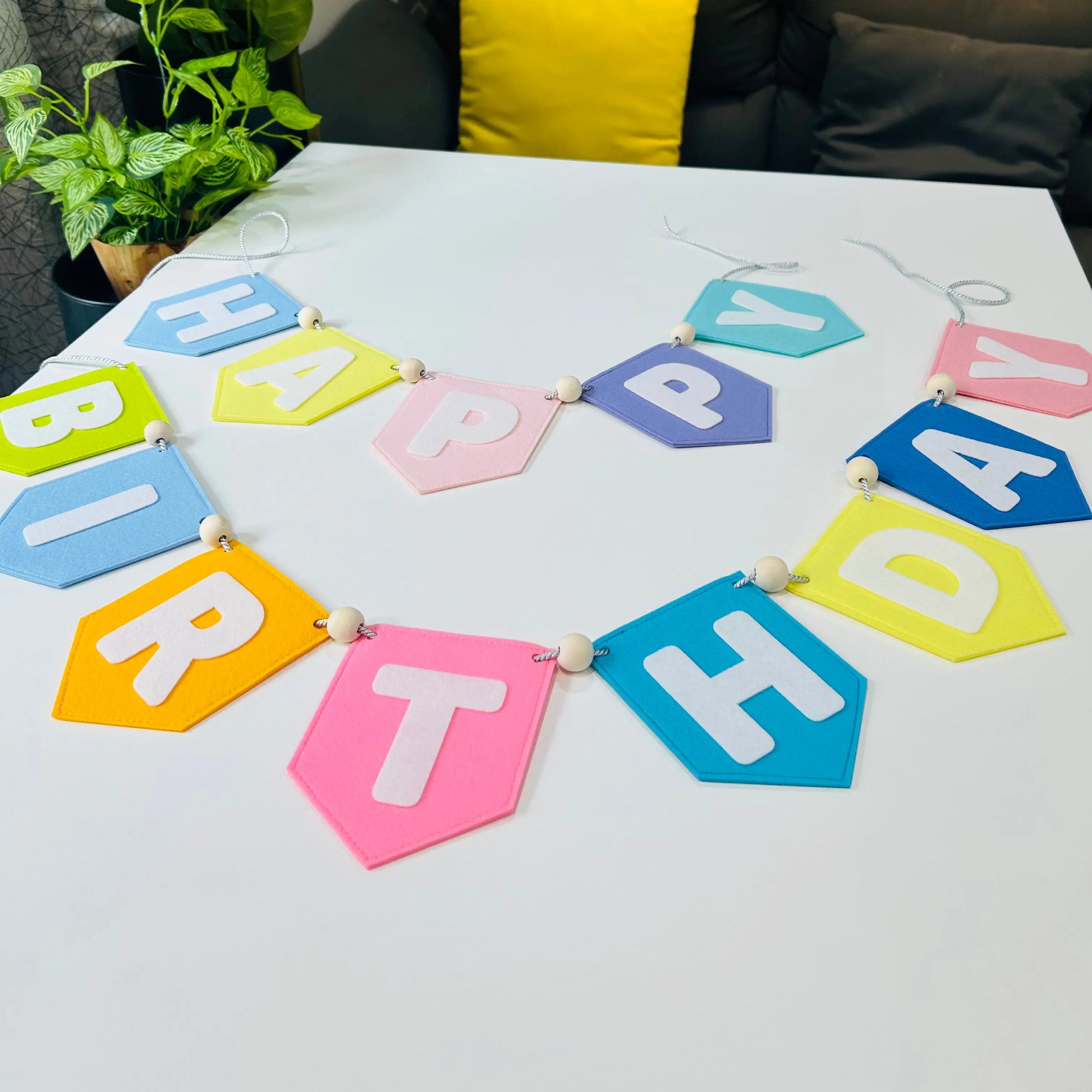 Felt Happy Birthday Banner – Colorful Party Decoration GiGeeGaGaa