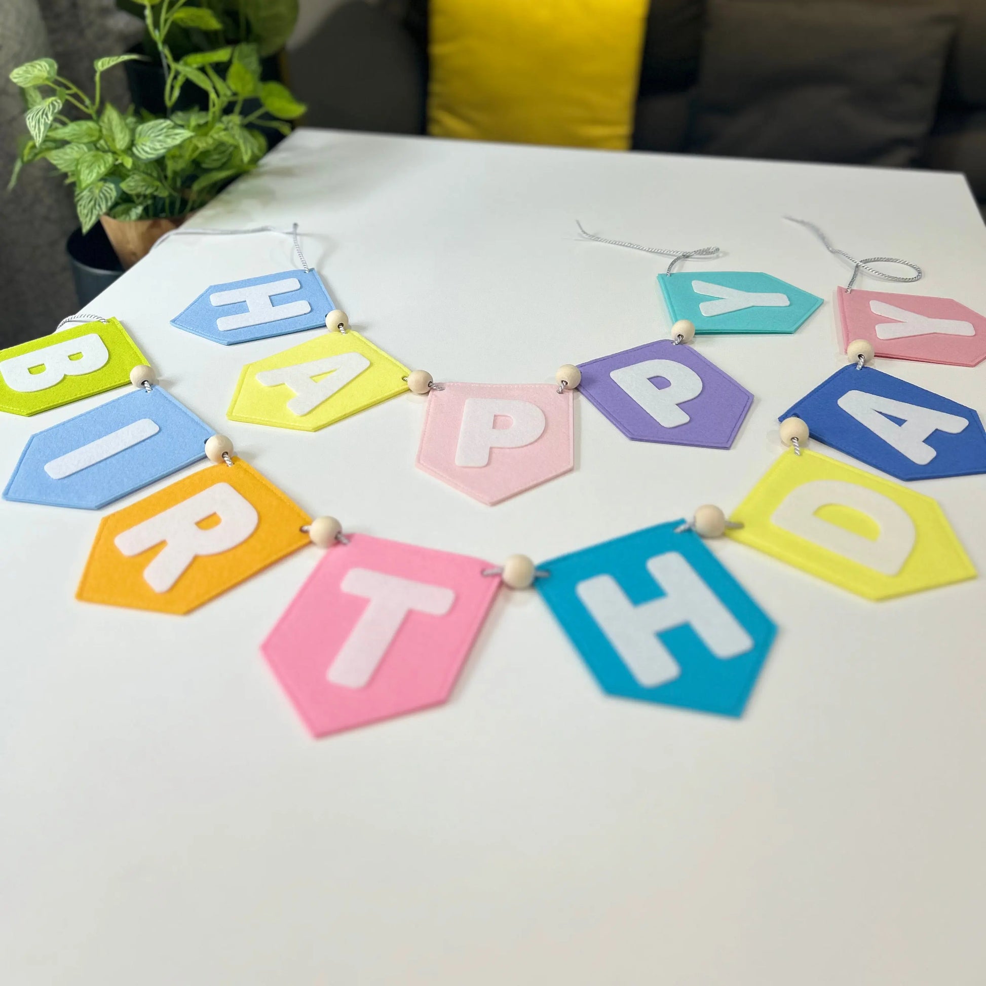 Felt Happy Birthday Banner – Colorful Party Decoration GiGeeGaGaa